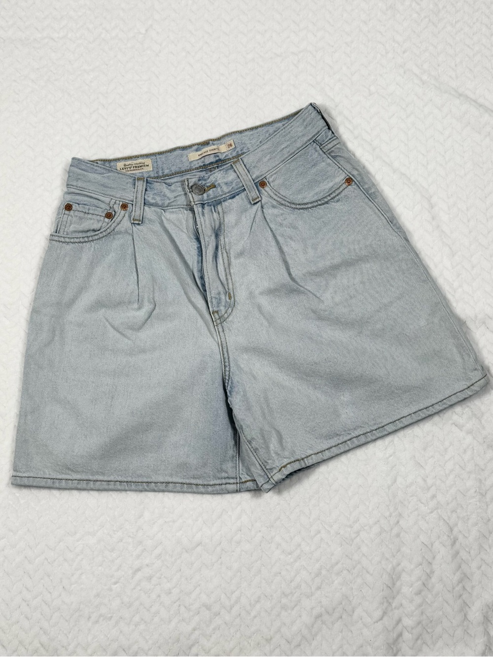 Levi’s Premium Ribcage High Rise Denim Shorts Women’s Size 26 Friendly Reminder - Picture 5 of 15